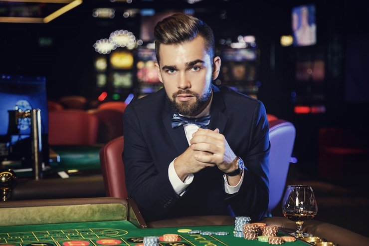 Komunitas pengguna pphoki menikmati hiburan live casino dan sepak bola online secara bersama